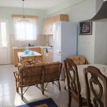 Serene Seaview Getaway With Garden In Akrata Appartement *