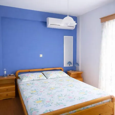 Serene Seaview Getaway With Garden In Apartmán Akrata